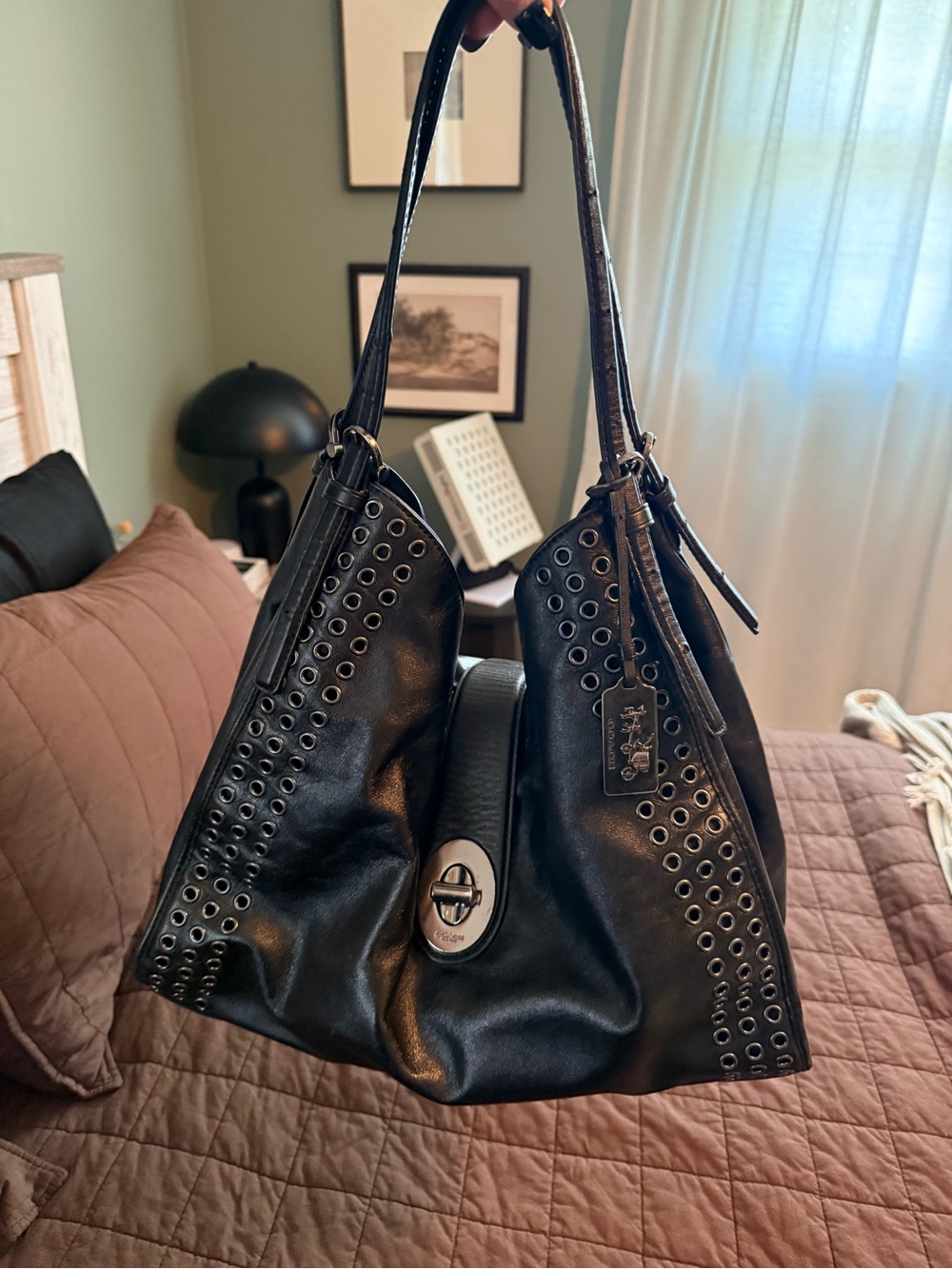 Very rare coach 2014 grommet Carlyle large shoulder bag
